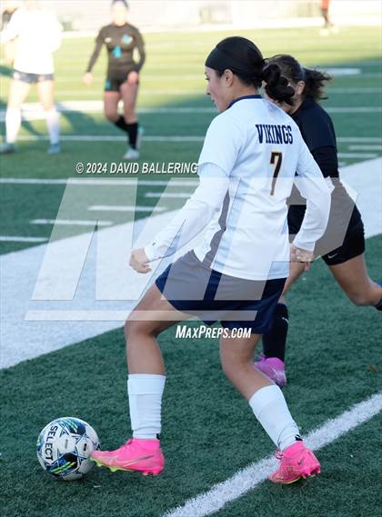 Thumbnail 2 in Lamar vs. Pebble Hills (Blue Raider Invitational) photogallery.