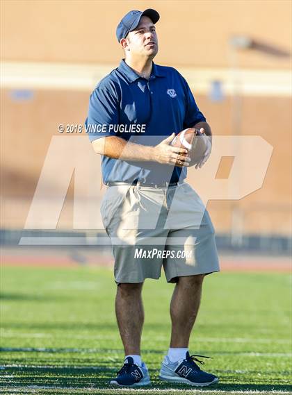 Thumbnail 2 in Burroughs @ Crescenta Valley photogallery.