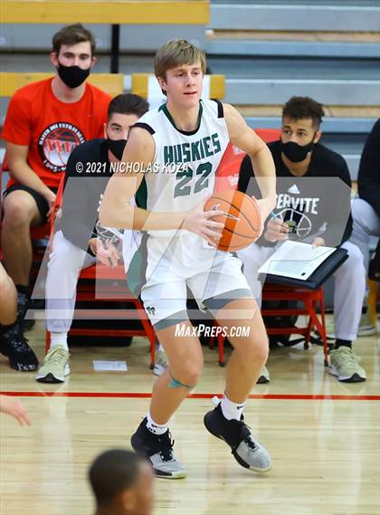 Thumbnail 3 in Servite vs. Fairmont Prep (Mater Dei Extravaganza) photogallery.