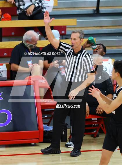 Thumbnail 3 in Servite vs. Fairmont Prep (Mater Dei Extravaganza) photogallery.