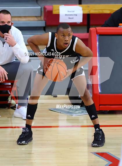 Thumbnail 1 in Servite vs. Fairmont Prep (Mater Dei Extravaganza) photogallery.