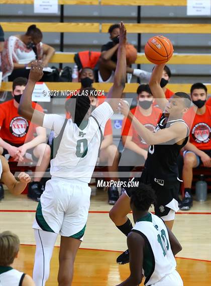 Thumbnail 2 in Servite vs. Fairmont Prep (Mater Dei Extravaganza) photogallery.