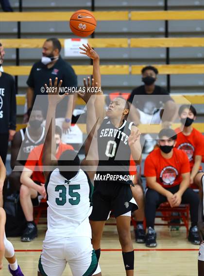 Thumbnail 1 in Servite vs. Fairmont Prep (Mater Dei Extravaganza) photogallery.
