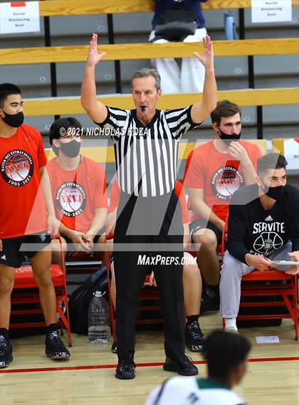 Thumbnail 2 in Servite vs. Fairmont Prep (Mater Dei Extravaganza) photogallery.