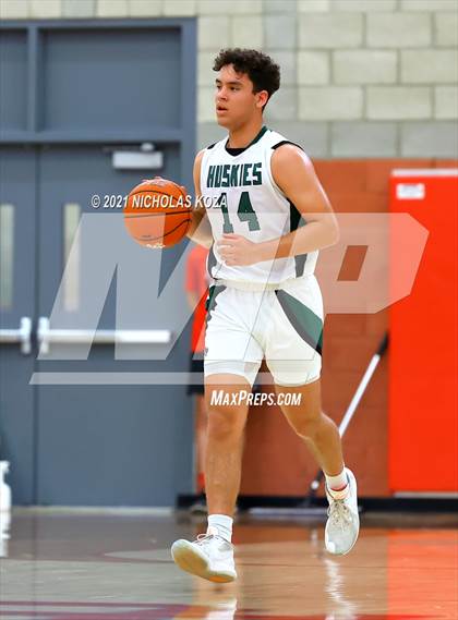 Thumbnail 3 in Servite vs. Fairmont Prep (Mater Dei Extravaganza) photogallery.
