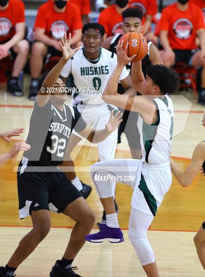 Thumbnail 1 in Servite vs. Fairmont Prep (Mater Dei Extravaganza) photogallery.