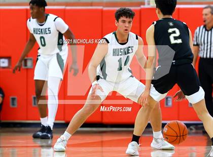 Thumbnail 2 in Servite vs. Fairmont Prep (Mater Dei Extravaganza) photogallery.