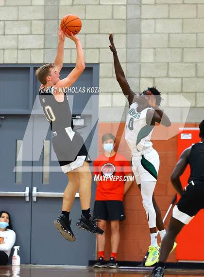 Thumbnail 3 in Servite vs. Fairmont Prep (Mater Dei Extravaganza) photogallery.