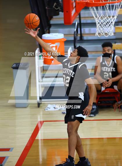Thumbnail 3 in Servite vs. Fairmont Prep (Mater Dei Extravaganza) photogallery.