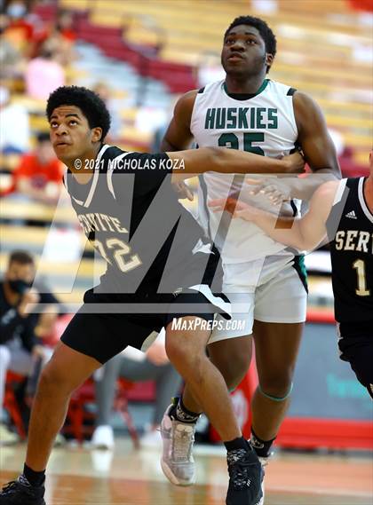 Thumbnail 3 in Servite vs. Fairmont Prep (Mater Dei Extravaganza) photogallery.