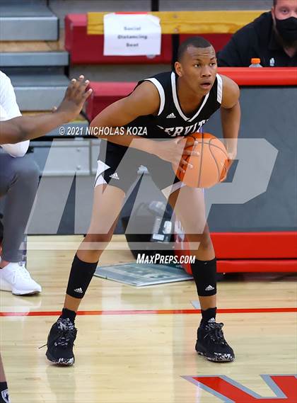 Thumbnail 1 in Servite vs. Fairmont Prep (Mater Dei Extravaganza) photogallery.