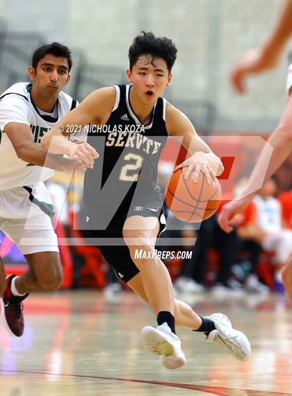 Thumbnail 2 in Servite vs. Fairmont Prep (Mater Dei Extravaganza) photogallery.