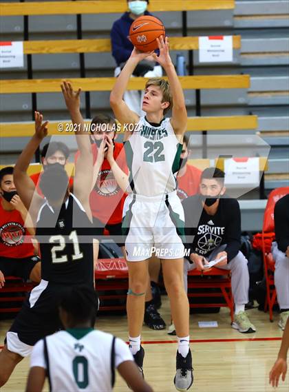 Thumbnail 2 in Servite vs. Fairmont Prep (Mater Dei Extravaganza) photogallery.