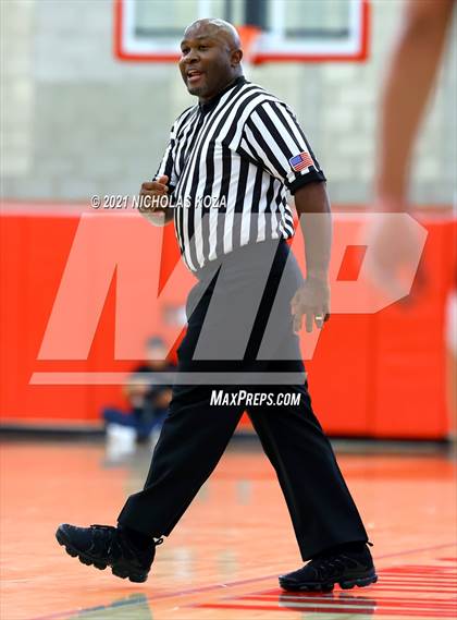 Thumbnail 1 in Servite vs. Fairmont Prep (Mater Dei Extravaganza) photogallery.