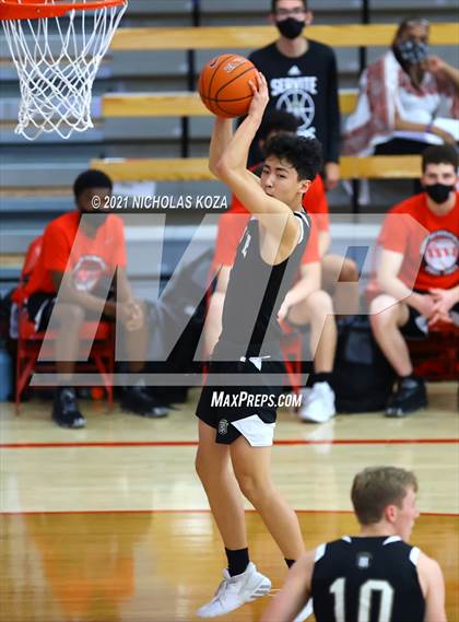 Thumbnail 3 in Servite vs. Fairmont Prep (Mater Dei Extravaganza) photogallery.