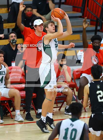 Thumbnail 1 in Servite vs. Fairmont Prep (Mater Dei Extravaganza) photogallery.