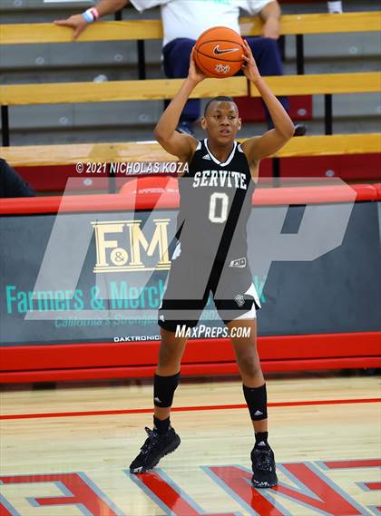 Thumbnail 1 in Servite vs. Fairmont Prep (Mater Dei Extravaganza) photogallery.