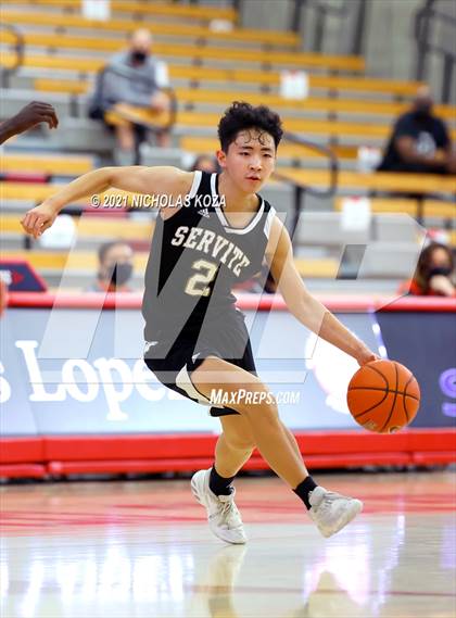Thumbnail 1 in Servite vs. Fairmont Prep (Mater Dei Extravaganza) photogallery.
