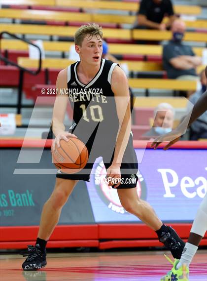 Thumbnail 2 in Servite vs. Fairmont Prep (Mater Dei Extravaganza) photogallery.