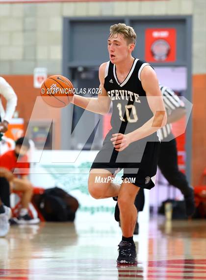 Thumbnail 3 in Servite vs. Fairmont Prep (Mater Dei Extravaganza) photogallery.