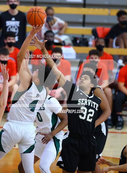 Thumbnail 3 in Servite vs. Fairmont Prep (Mater Dei Extravaganza) photogallery.