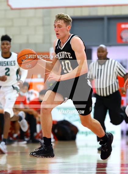 Thumbnail 1 in Servite vs. Fairmont Prep (Mater Dei Extravaganza) photogallery.