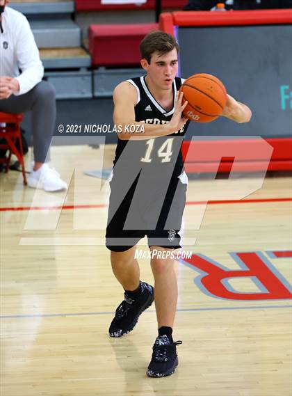 Thumbnail 2 in Servite vs. Fairmont Prep (Mater Dei Extravaganza) photogallery.