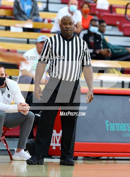Thumbnail 1 in Servite vs. Fairmont Prep (Mater Dei Extravaganza) photogallery.