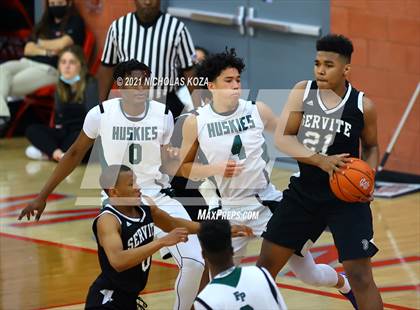 Thumbnail 2 in Servite vs. Fairmont Prep (Mater Dei Extravaganza) photogallery.