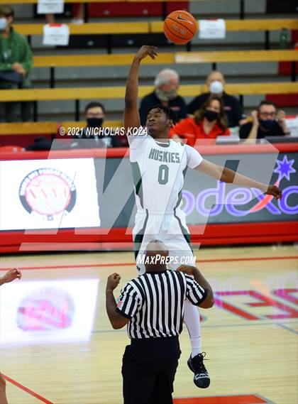 Thumbnail 2 in Servite vs. Fairmont Prep (Mater Dei Extravaganza) photogallery.