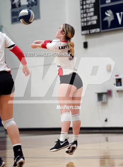 Thumbnail 1 in Rusk vs. Burnet (UIL 4A Area Playoff) photogallery.