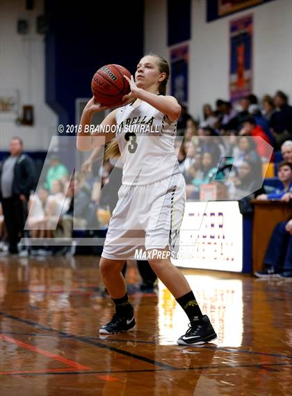 Thumbnail 2 in Isabella vs Jemison (Chilton County Tournament) photogallery.