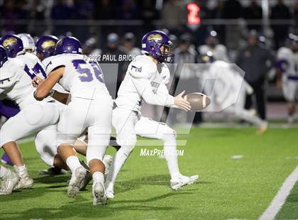 Thumbnail 3 in Shiner v Mason (UIL 2A D1 Area Round Playoff) photogallery.