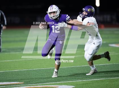 Thumbnail 2 in Shiner v Mason (UIL 2A D1 Area Round Playoff) photogallery.