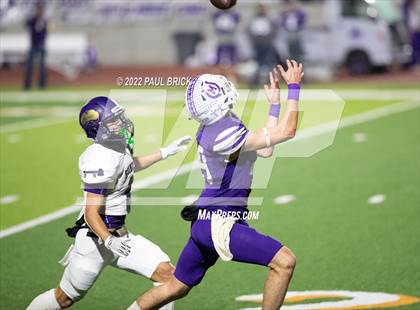 Thumbnail 3 in Shiner v Mason (UIL 2A D1 Area Round Playoff) photogallery.