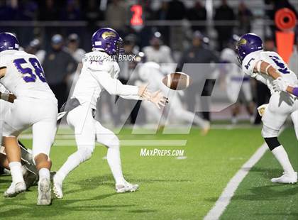 Thumbnail 1 in Shiner v Mason (UIL 2A D1 Area Round Playoff) photogallery.