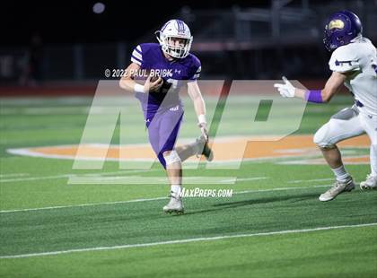 Thumbnail 1 in Shiner v Mason (UIL 2A D1 Area Round Playoff) photogallery.