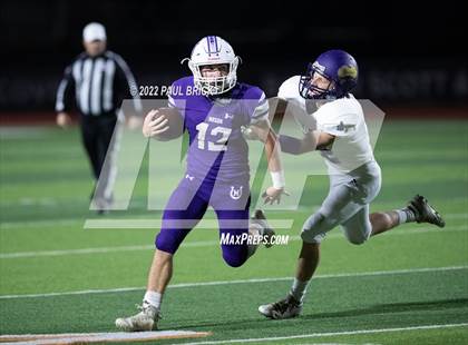 Thumbnail 3 in Shiner v Mason (UIL 2A D1 Area Round Playoff) photogallery.