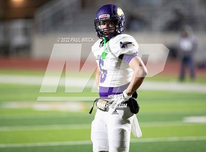 Thumbnail 3 in Shiner v Mason (UIL 2A D1 Area Round Playoff) photogallery.