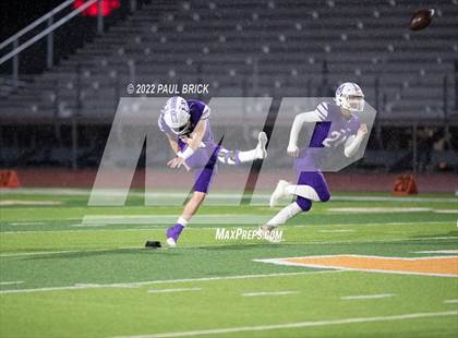 Thumbnail 2 in Shiner v Mason (UIL 2A D1 Area Round Playoff) photogallery.