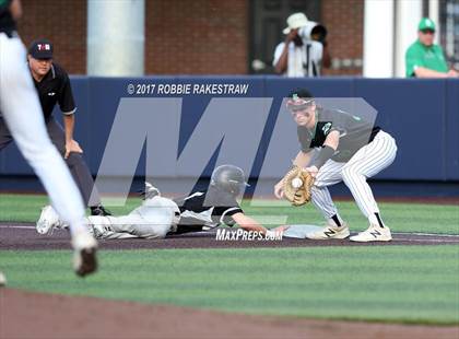 Thumbnail 2 in Martin vs. Carroll (UIL 6A Region 1 Final) photogallery.