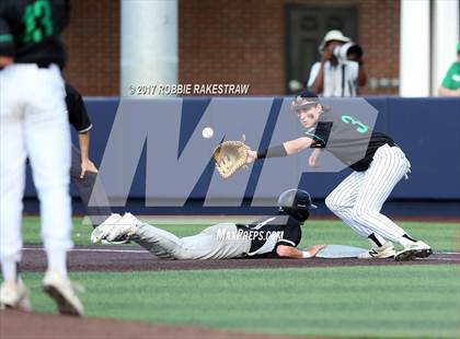 Thumbnail 1 in Martin vs. Carroll (UIL 6A Region 1 Final) photogallery.