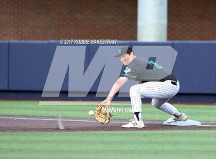 Thumbnail 2 in Martin vs. Carroll (UIL 6A Region 1 Final) photogallery.