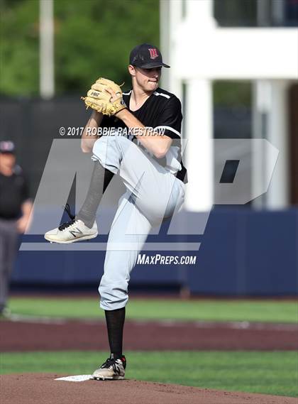 Thumbnail 2 in Martin vs. Carroll (UIL 6A Region 1 Final) photogallery.