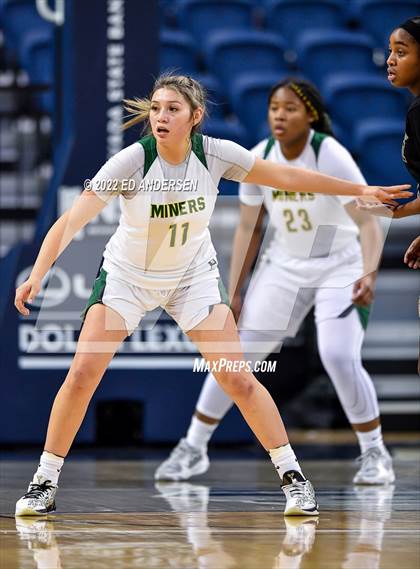 Thumbnail 3 in Bishop Manogue vs. Spring Valley (NIAA State 5A Semifinal) photogallery.