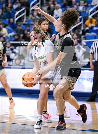 Thumbnail 2 in Bishop Manogue vs. Spring Valley (NIAA State 5A Semifinal) photogallery.