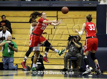 Thumbnail 3 in St. Mary's vs. Mater Dei (CIF State Open Division Final) photogallery.
