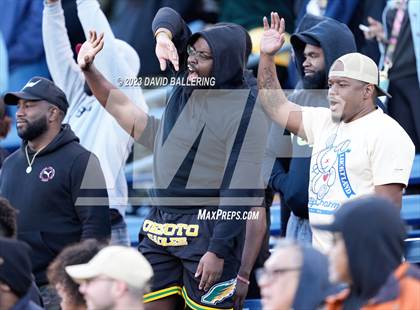 Thumbnail 2 in DeSoto vs. Southlake Carroll (UIL 6A D2 Semifinal Playoff) photogallery.