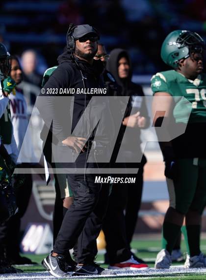 Thumbnail 1 in DeSoto vs. Southlake Carroll (UIL 6A D2 Semifinal Playoff) photogallery.