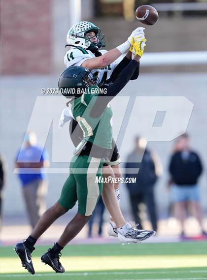 Thumbnail 3 in DeSoto vs. Southlake Carroll (UIL 6A D2 Semifinal Playoff) photogallery.